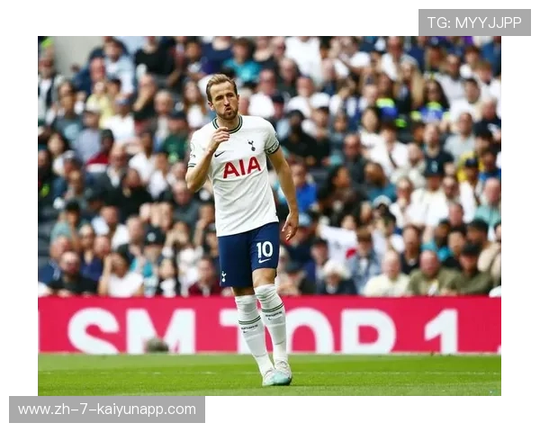 凯恩回头转身：大师气质点亮热刺前场的灵活变换